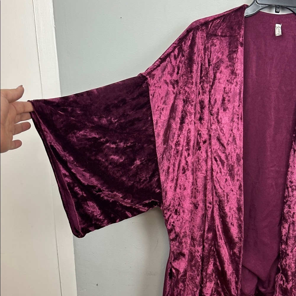 Intimately Free People You Fancy Crushed
Velvet Short Robe Sz S - Picture 6 of 10